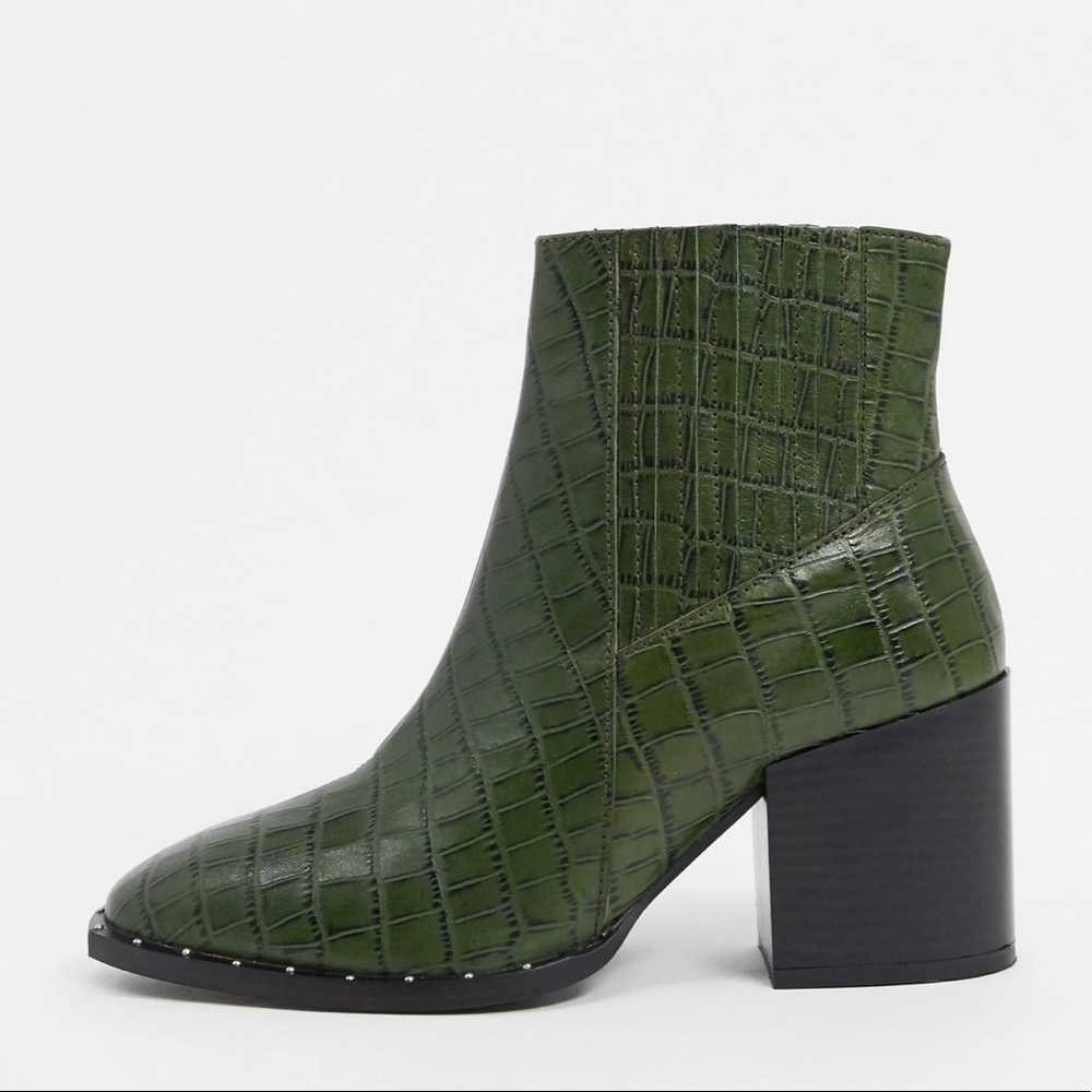 ASOS DESIGN women’s 11 Wide green croc boots